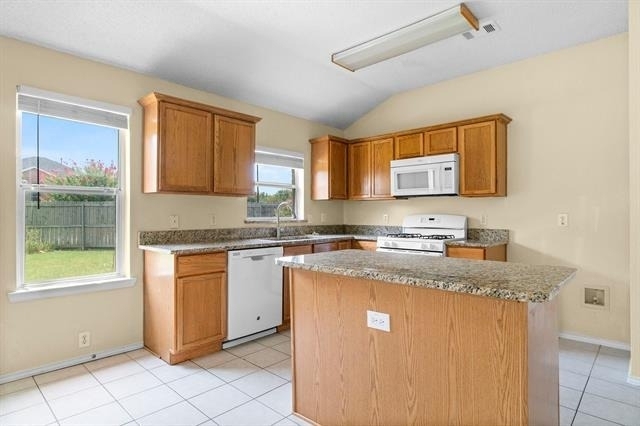 3300 Creekwood Drive - Photo 7