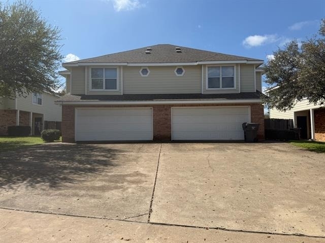 2539 Pascal Court - Photo 0