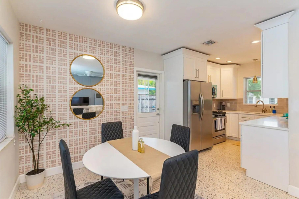 176 Se 27th Place - Photo 4