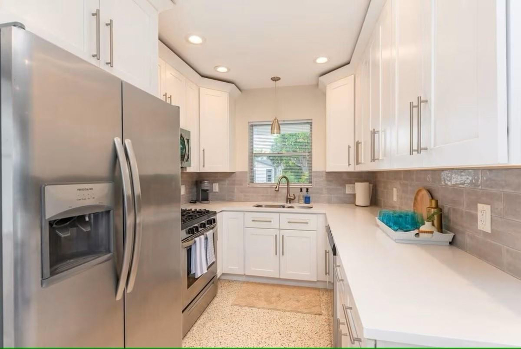 176 Se 27th Place - Photo 6