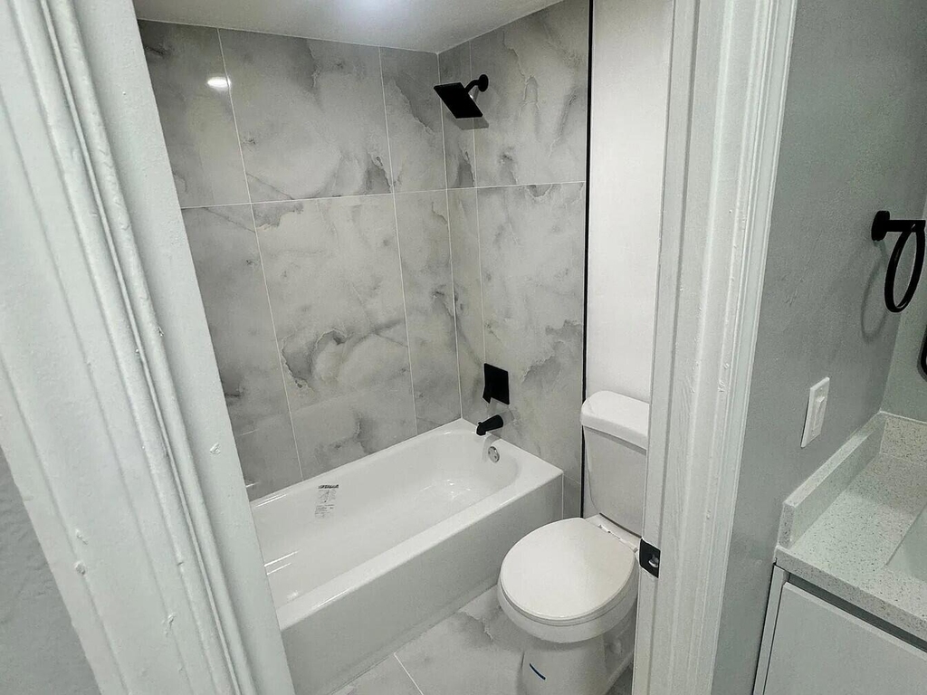 3244 Nw 84th Avenue - Photo 8