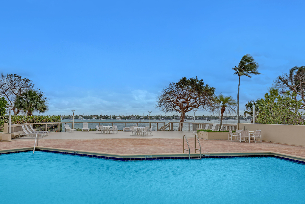 5600 N Flagler Drive - Photo 1