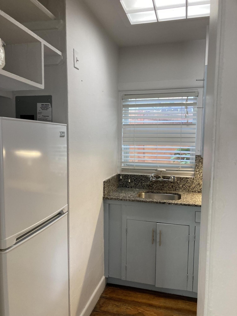 824 35th Street - Photo 35