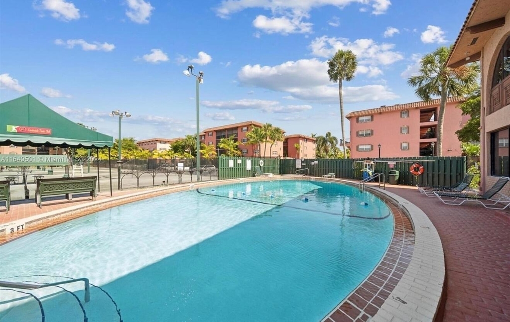 610 Tennis Club Drive - Photo 6