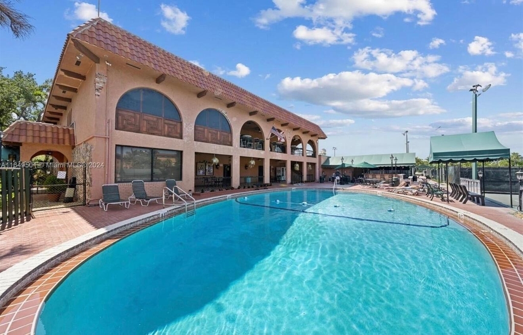 610 Tennis Club Drive - Photo 5