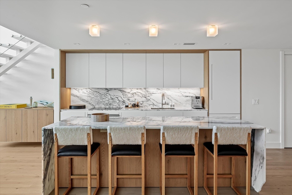 1040 Biscayne Boulevard - Photo 3