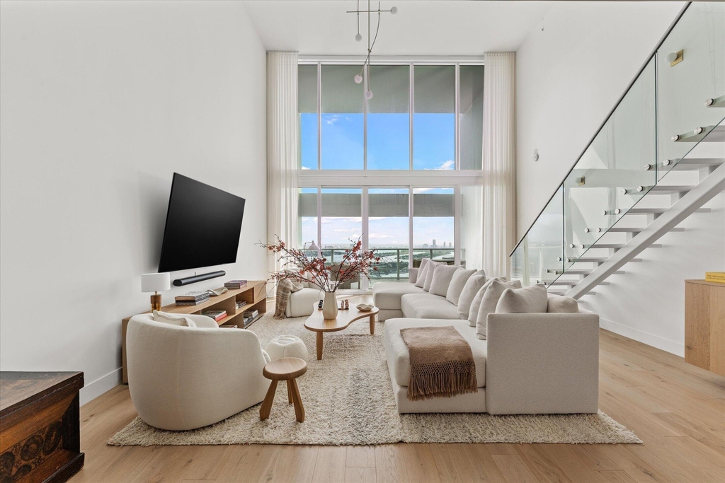 1040 Biscayne Boulevard - Photo 6