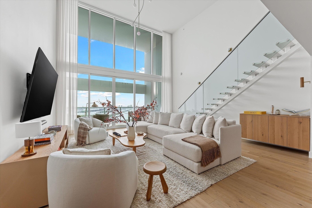 1040 Biscayne Boulevard - Photo 7