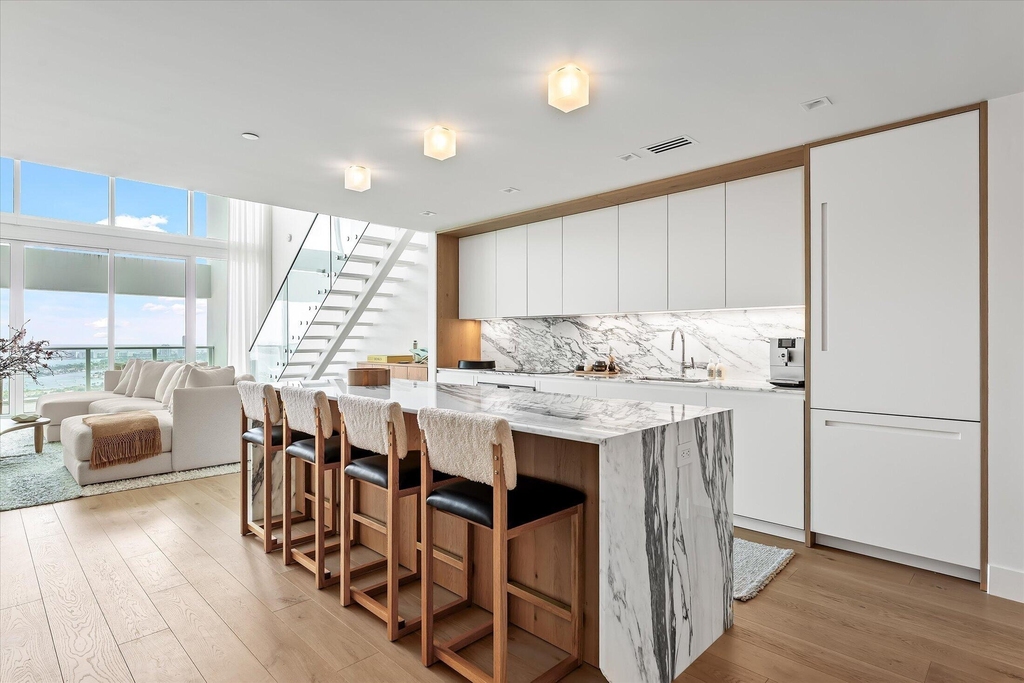 1040 Biscayne Boulevard - Photo 2