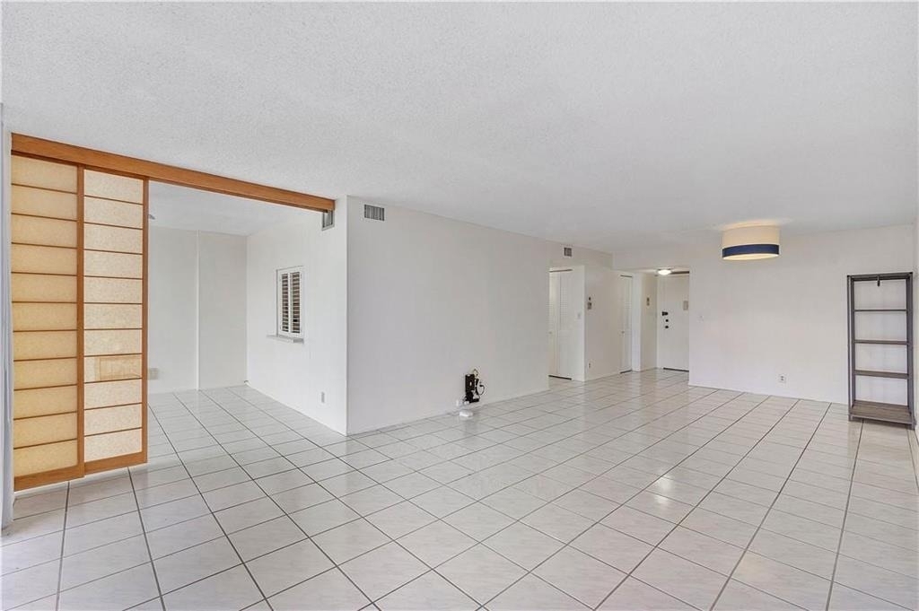 1000 Parkview Drive - Photo 4
