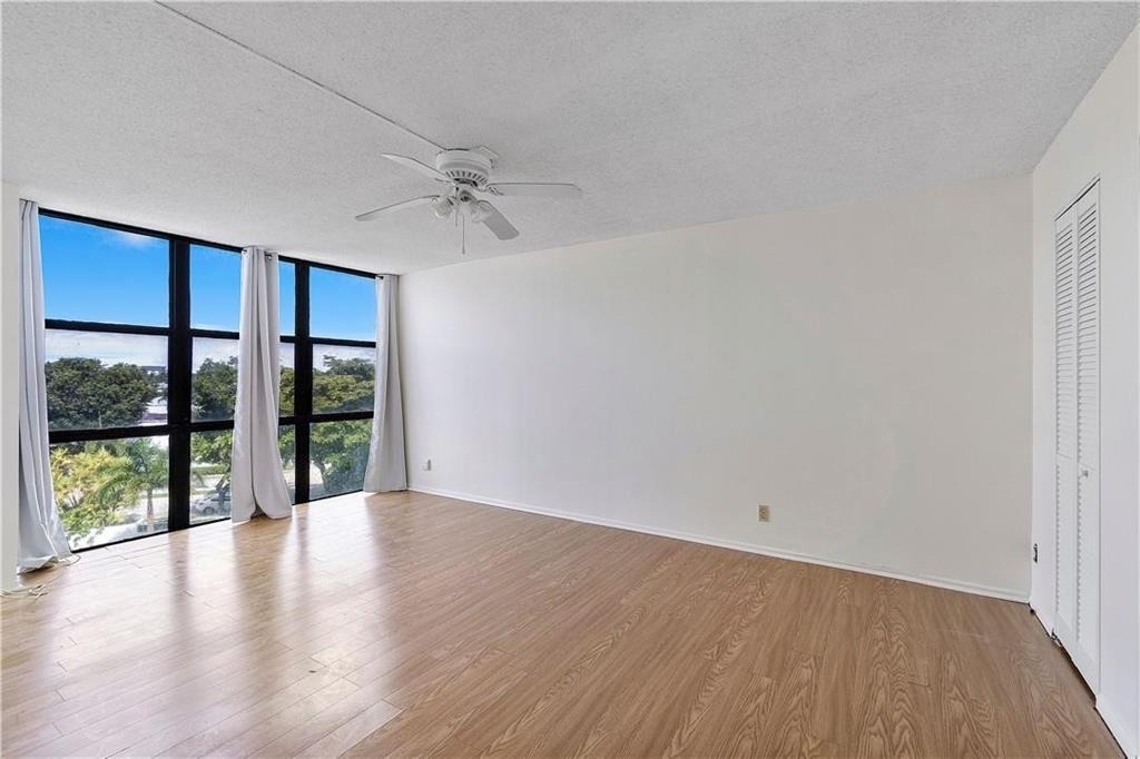 1000 Parkview Drive - Photo 7
