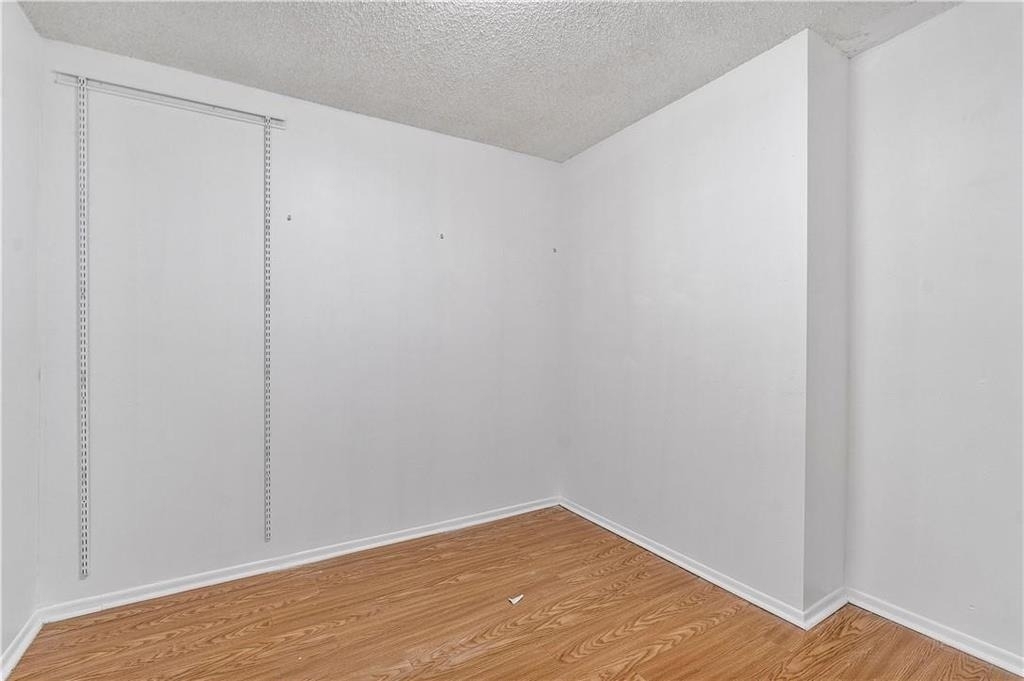 1000 Parkview Drive - Photo 3