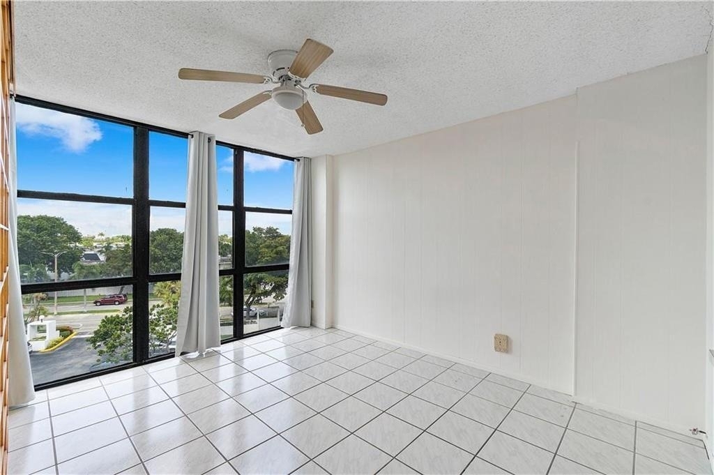 1000 Parkview Drive - Photo 5
