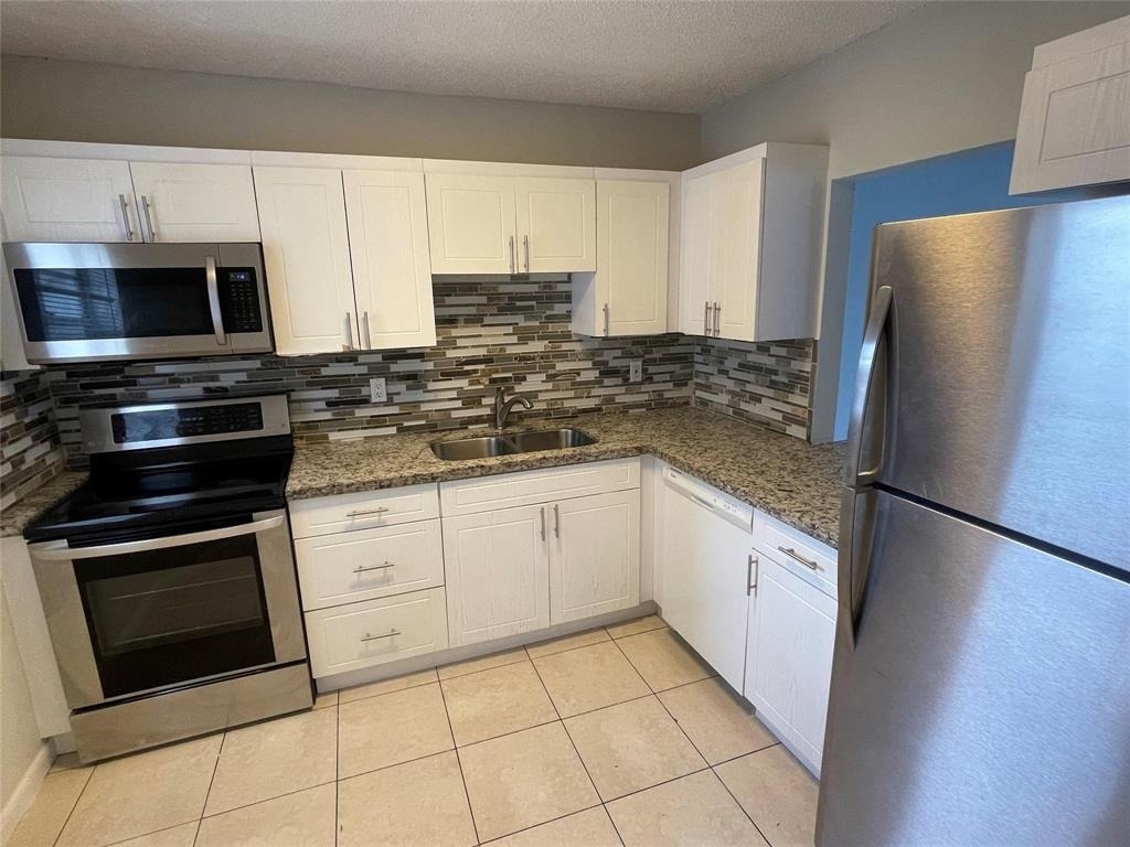 5420 Sw 25th Avenue - Photo 2