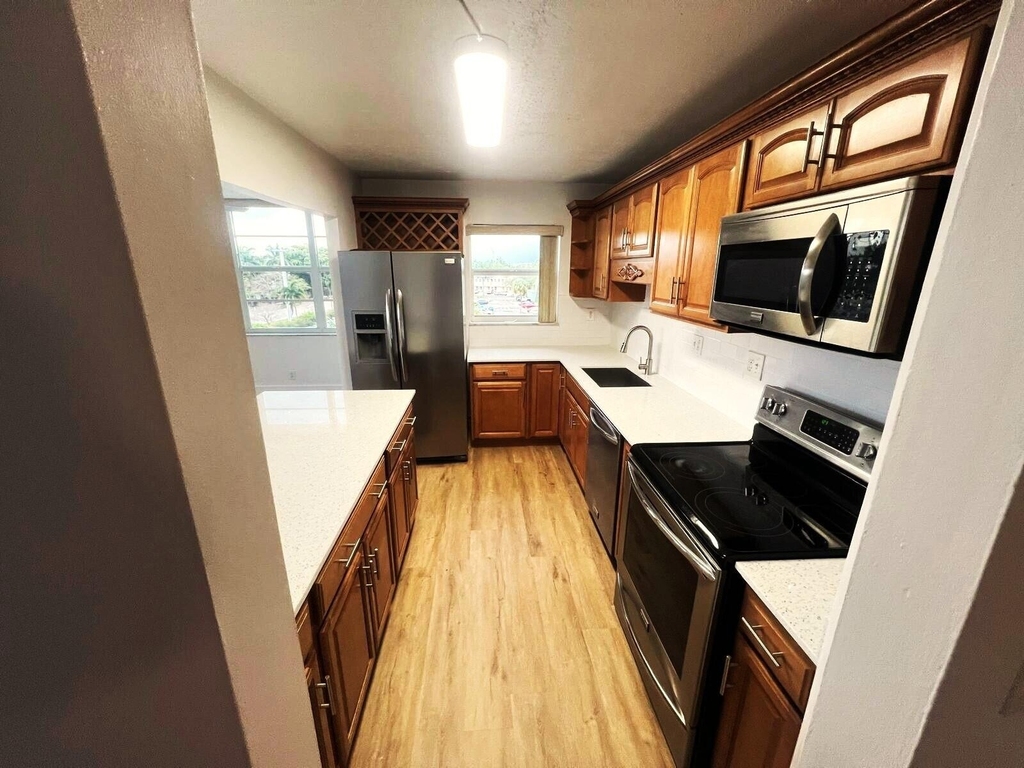 2741 Taft Street - Photo 2