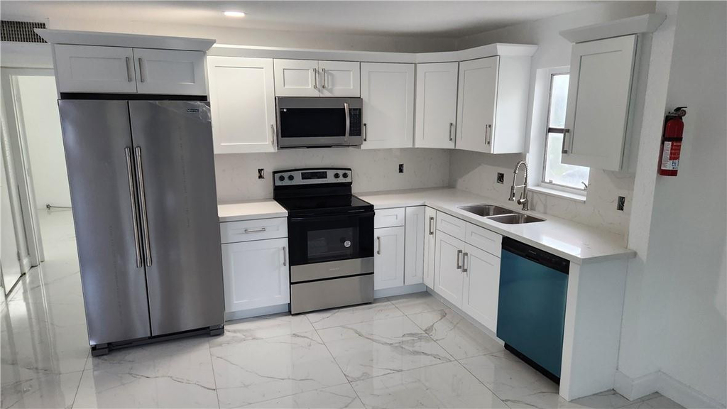 4160 Nw 21st Street - Photo 6