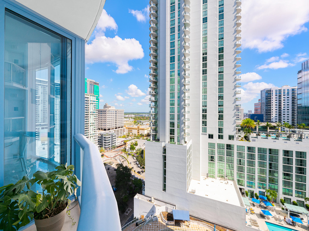 333 Las Olas Way - Photo 22