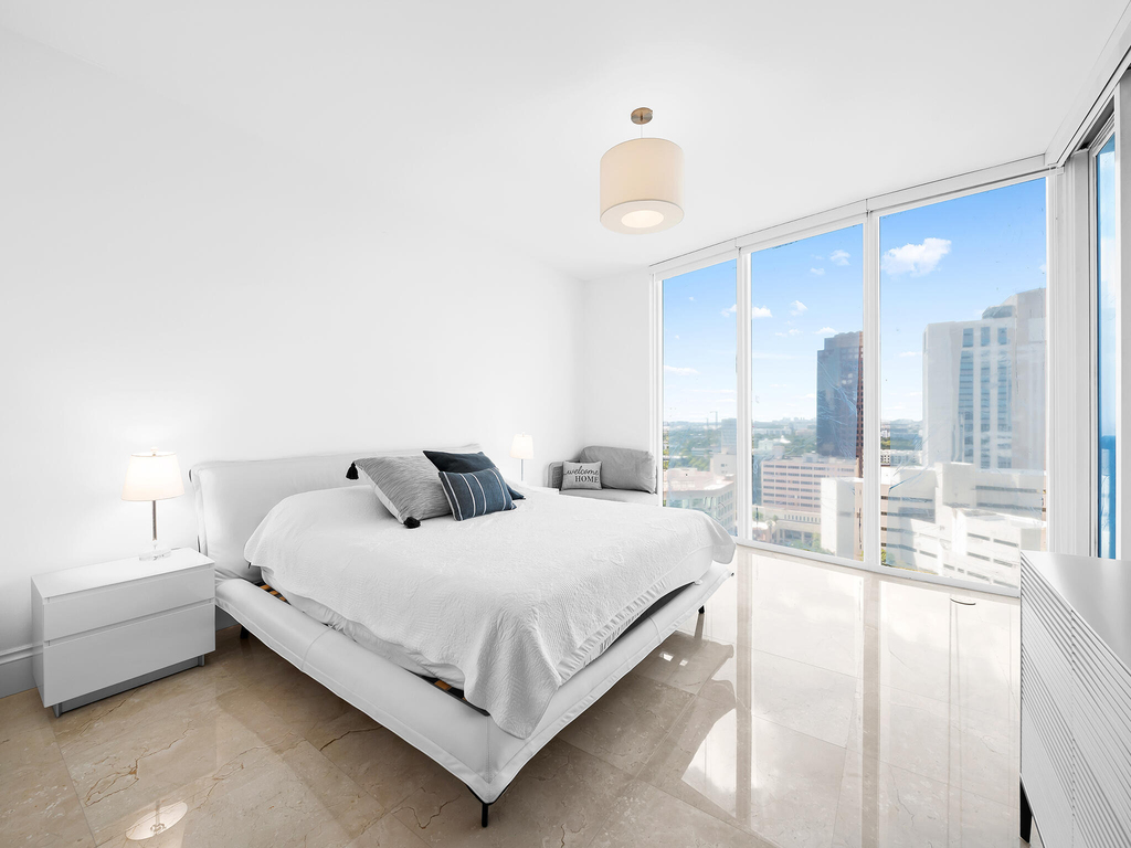 333 Las Olas Way - Photo 0