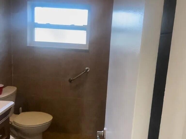 9402 Nw 81st Court - Photo 8