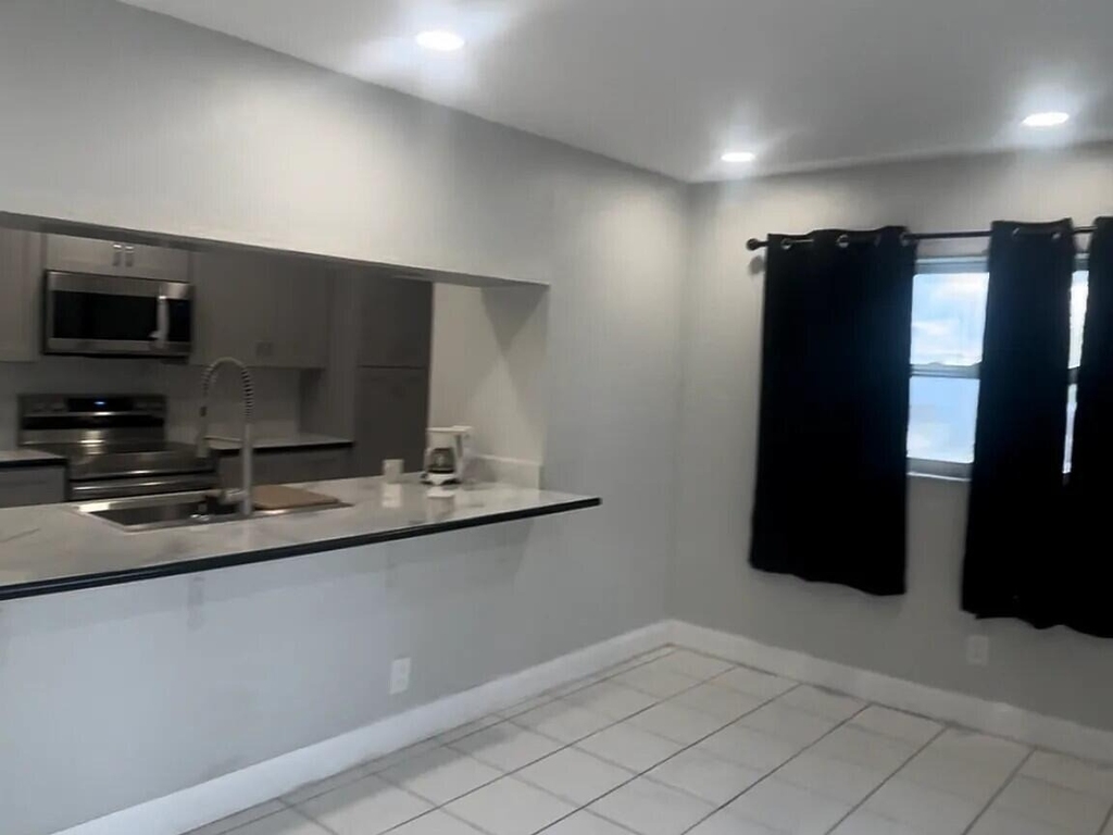 9402 Nw 81st Court - Photo 1