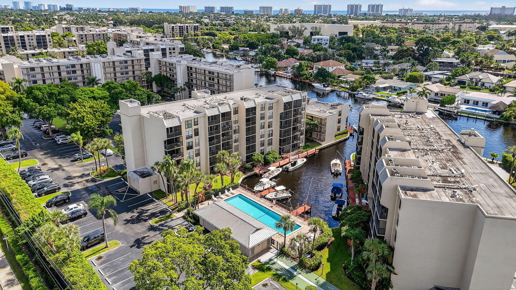 20 Royal Palm Way - Photo 0