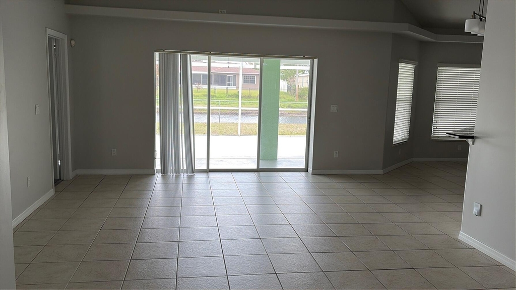 2367 Se Rock Springs Drive - Photo 11