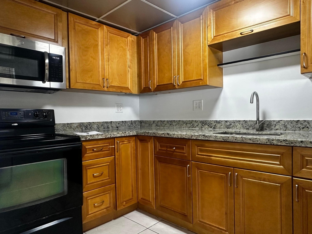 3874 N 7th Ave Avenue N - Photo 3