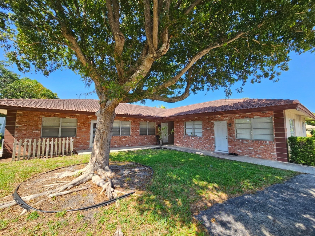 1901 Ne 29th Street - Photo 0
