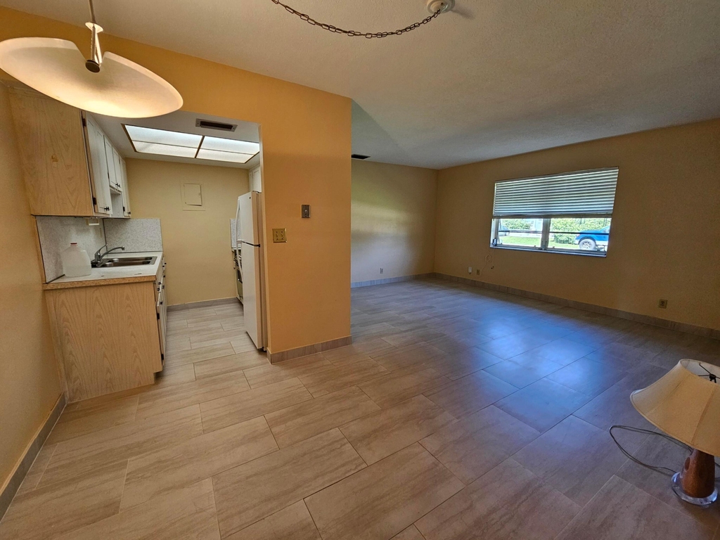 1901 Ne 29th Street - Photo 5