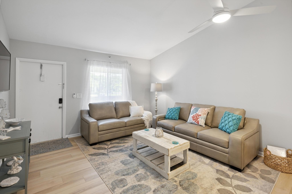 6271 Chasewood Drive - Photo 3