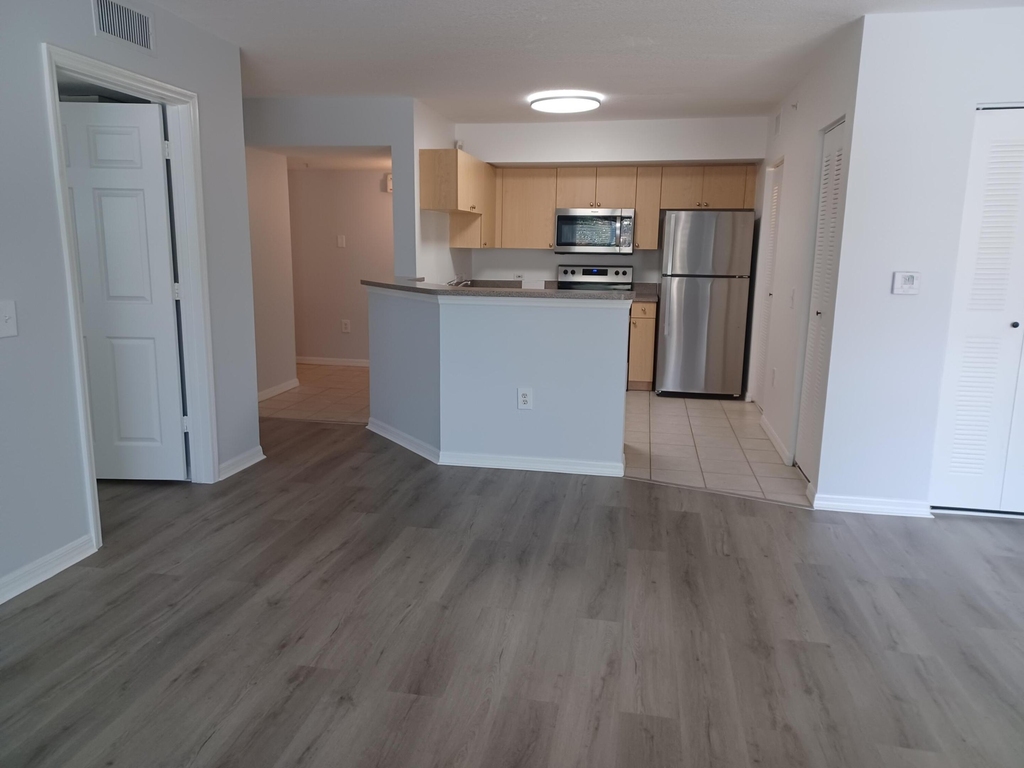 215 Villa Circle - Photo 9