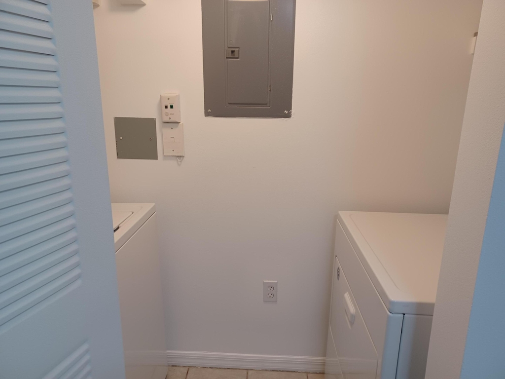 215 Villa Circle - Photo 21
