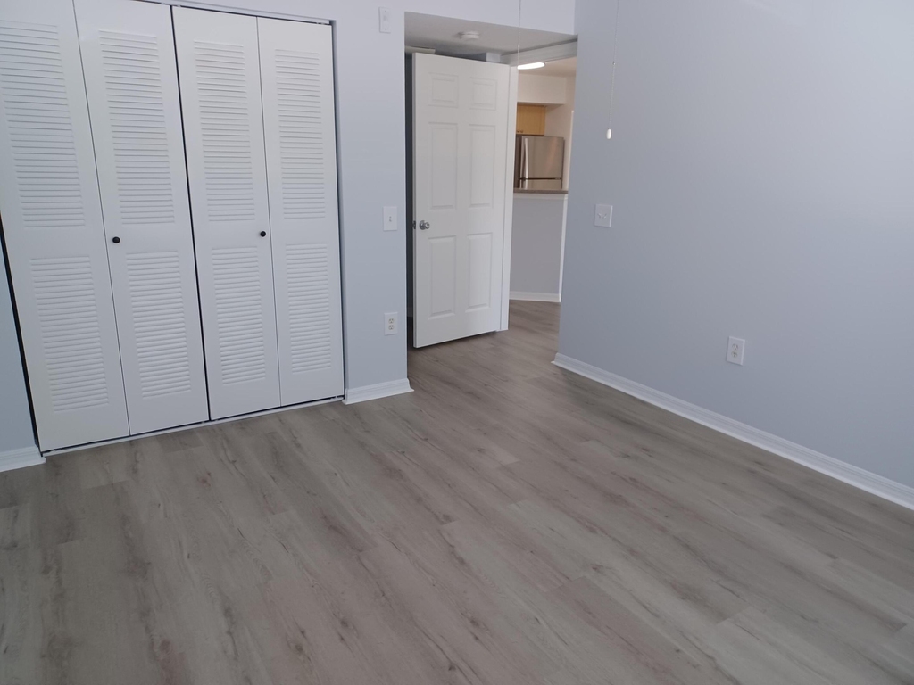 215 Villa Circle - Photo 10