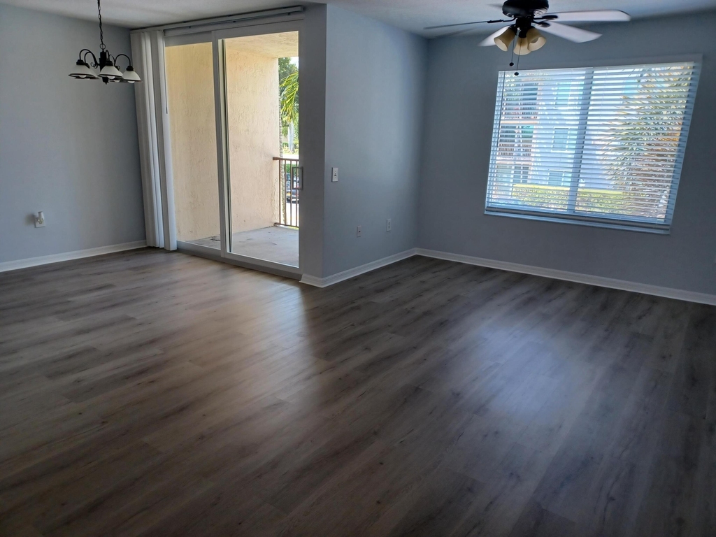 215 Villa Circle - Photo 8