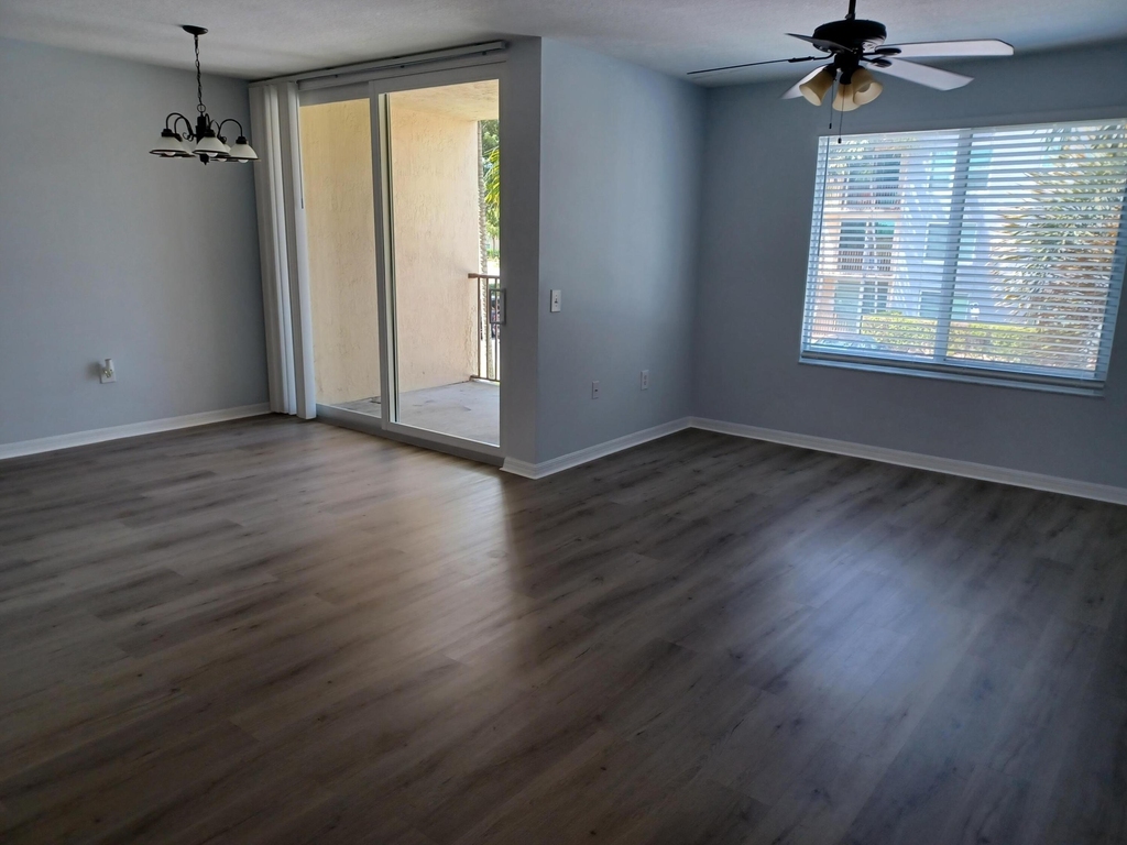 215 Villa Circle - Photo 5