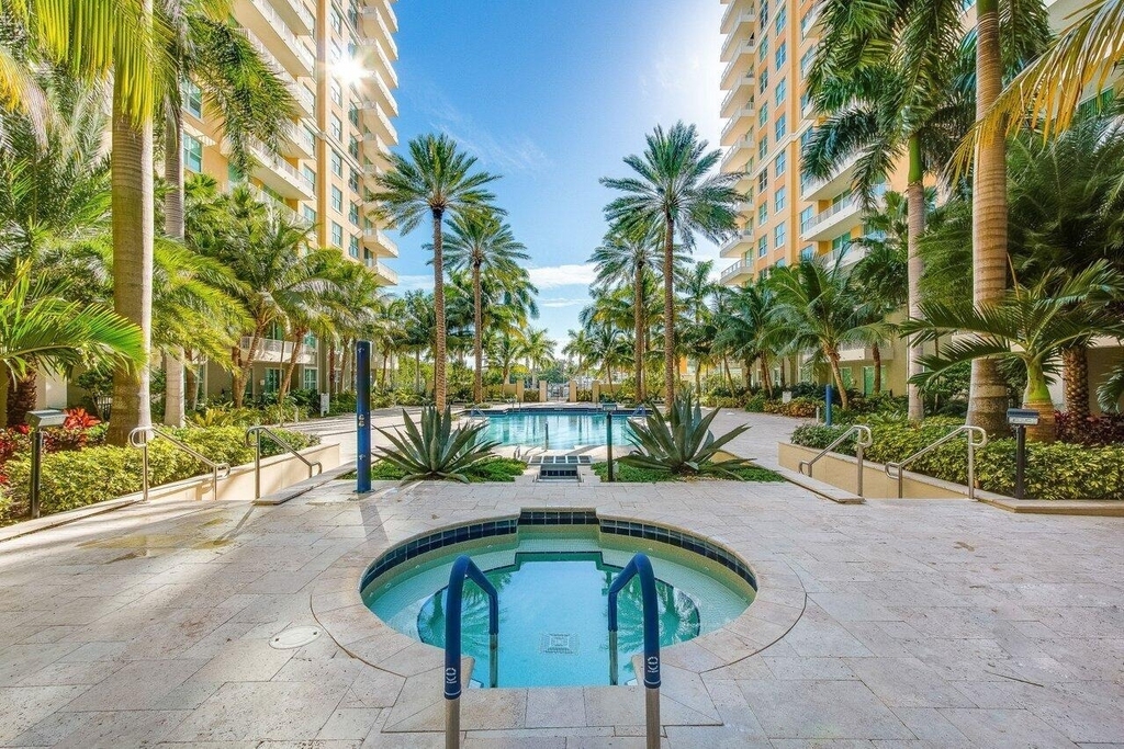 700 E Boynton Beach Boulevard - Photo 11