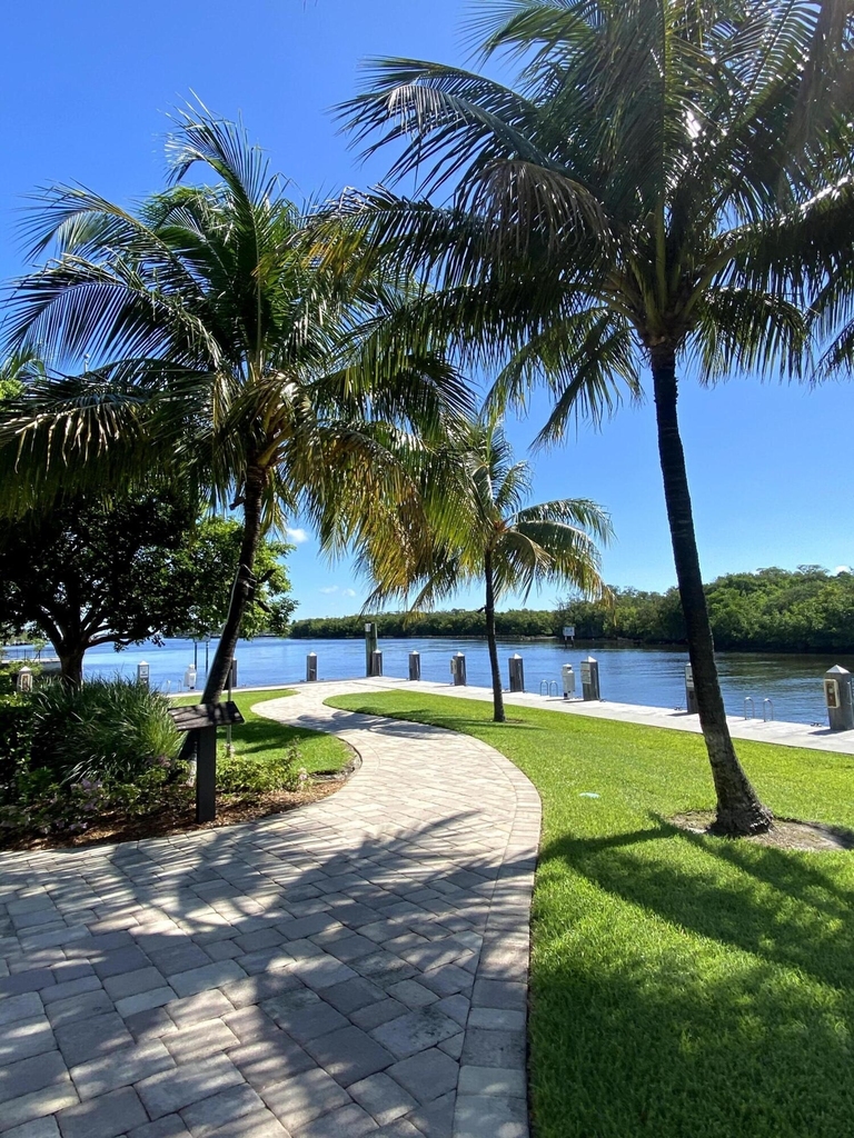 700 E Boynton Beach Boulevard - Photo 19