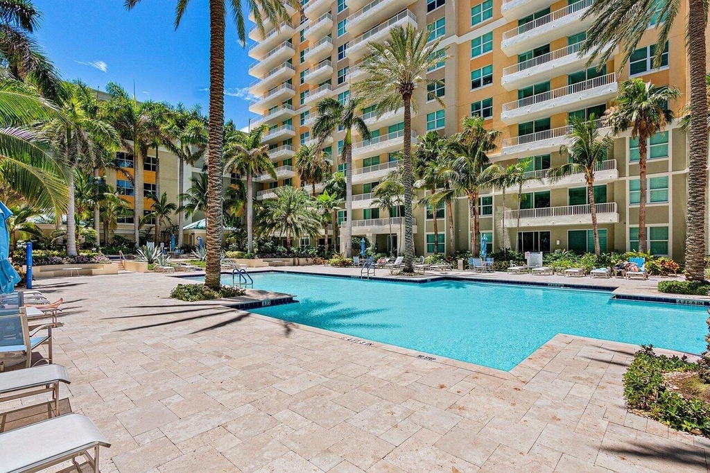 700 E Boynton Beach Boulevard - Photo 9