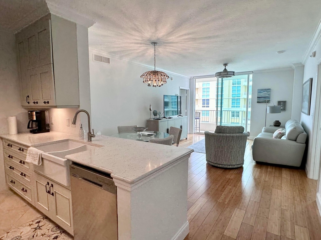 700 E Boynton Beach Boulevard - Photo 1