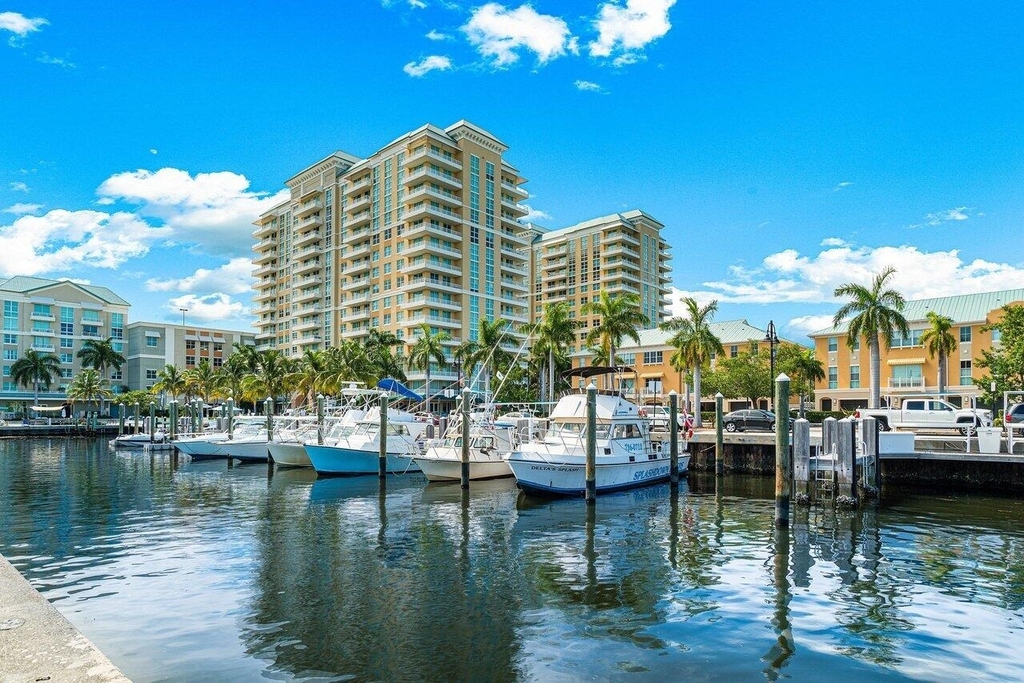 700 E Boynton Beach Boulevard - Photo 0