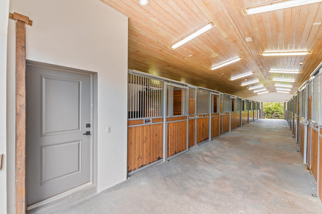 13155 Southfields Road - Photo 25