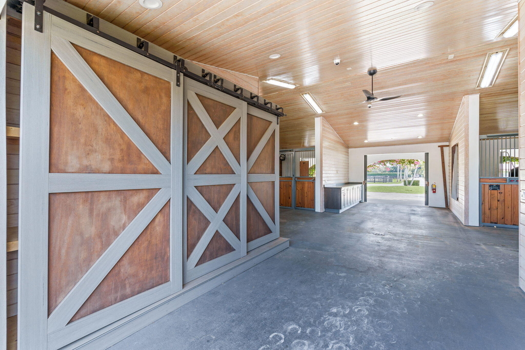 13155 Southfields Road - Photo 8