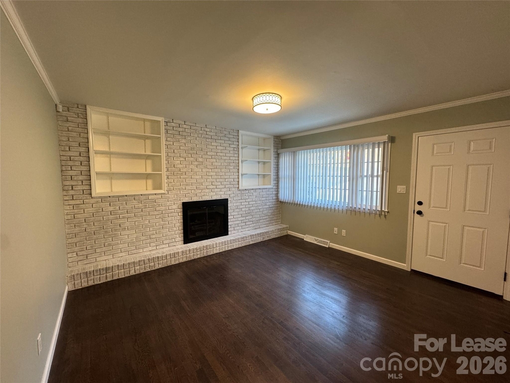 2359 Maplewood Drive - Photo 2