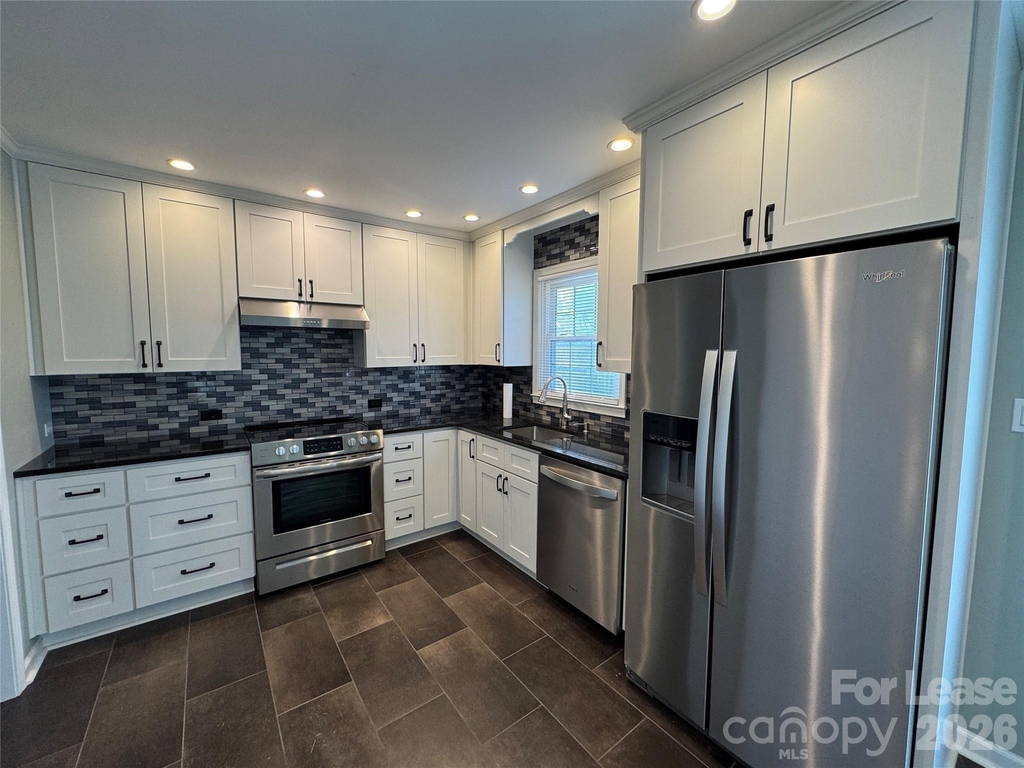 2359 Maplewood Drive - Photo 4
