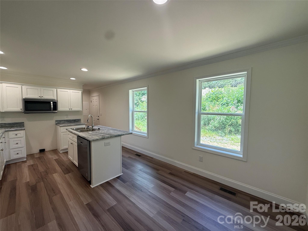 204 Oscelake Way - Photo 11