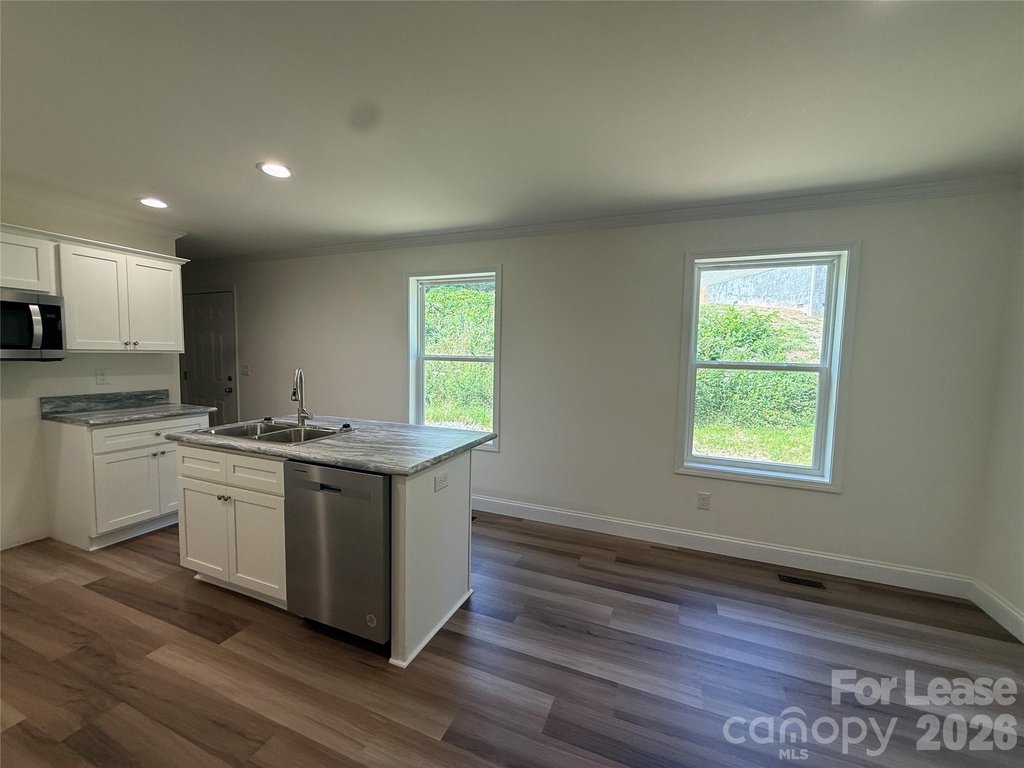 204 Oscelake Way - Photo 18
