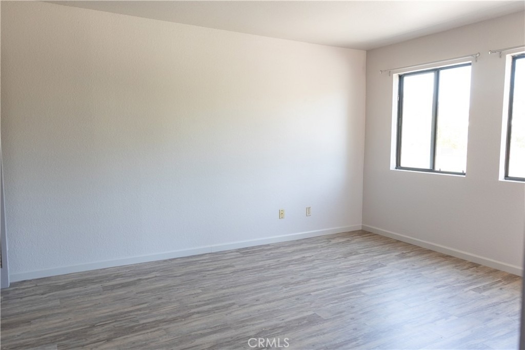 1239 E Foothill Boulevard - Photo 5