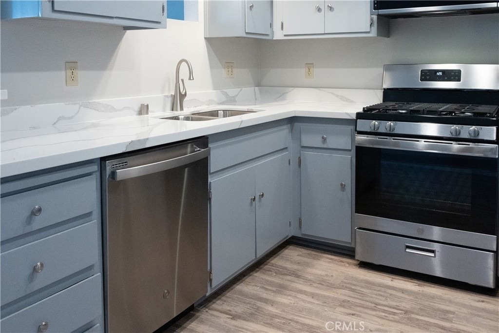 1239 E Foothill Boulevard - Photo 29