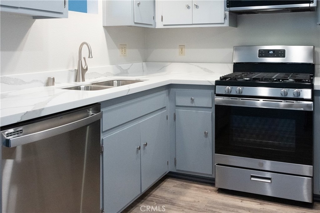 1239 E Foothill Boulevard - Photo 28