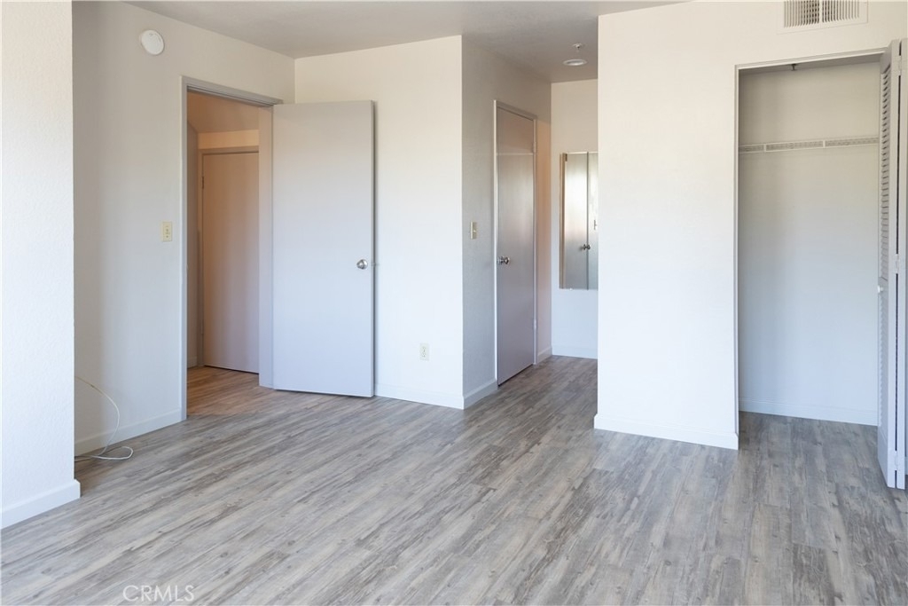 1239 E Foothill Boulevard - Photo 9